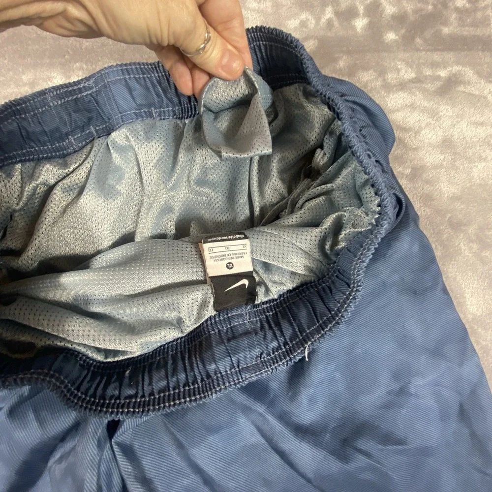 NIKE Swim Shorts XL Big Swoosh Mesh Lined Nylon Pockets Athletic Beach Fish Surf